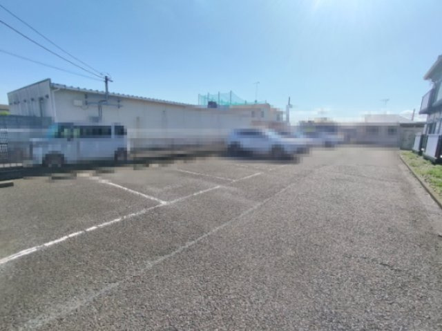 イーストヒルズの駐車場|駐車場があるので、車を買う予定の方も安心です