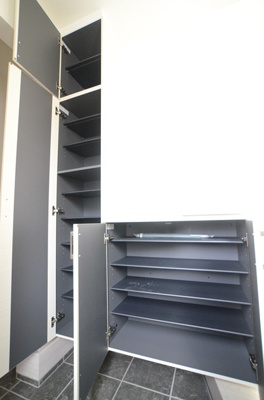 【玄関】 | 綾瀬市綾西５丁目 新築戸建て 全1棟【仲介手数料無料】