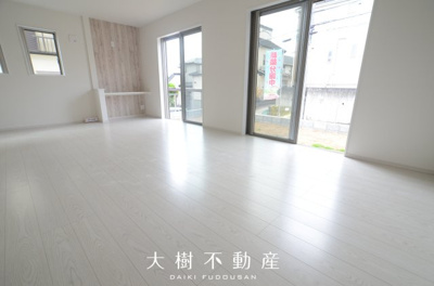 【居間・リビング】 | 綾瀬市綾西５丁目 新築戸建て 全1棟【仲介手数料無料】 | □■当社なら諸費用を最大限削減できます■□