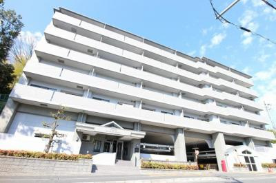 エスリード万博公園の外観