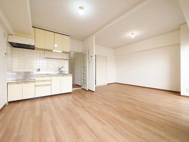 サンプラザ南京終の居間・リビング|リビングです