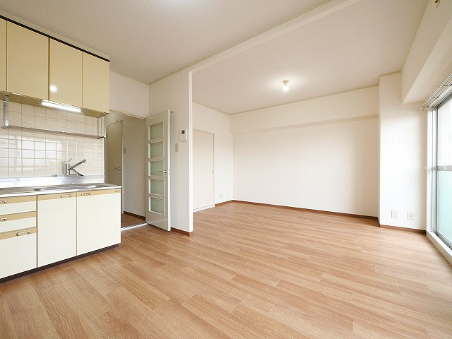 サンプラザ南京終の居間・リビング