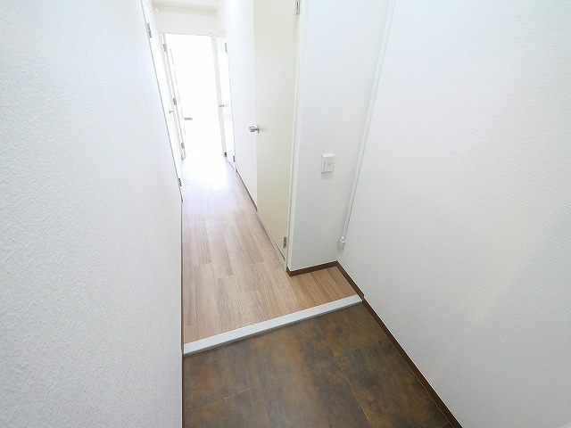 サンプラザ南京終の玄関|落ち着いた玄関です