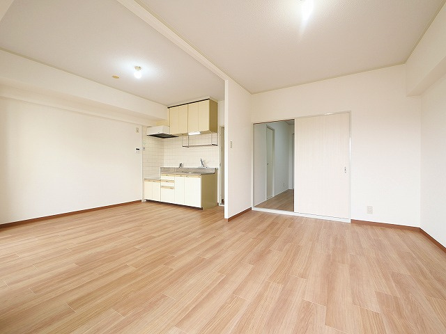 サンプラザ南京終の居間・リビング|おしゃれなリビングです