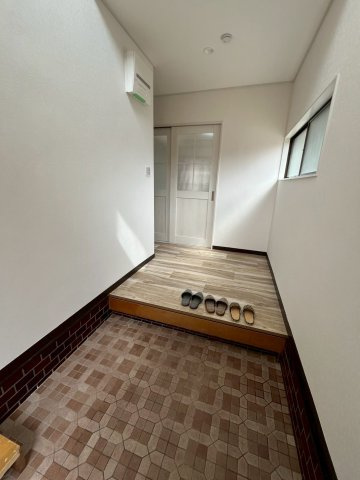 堺市中区深井中町リノベーション戸建て４ＬＤＫの玄関