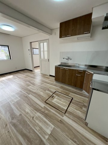 堺市中区深井中町リノベーション戸建て４ＬＤＫの居間・リビング