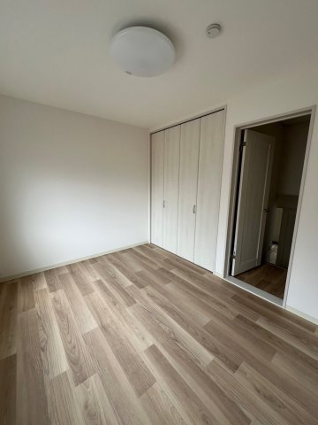 堺市中区深井中町リノベーション戸建て４ＬＤＫの洋室|各部屋６帖以上