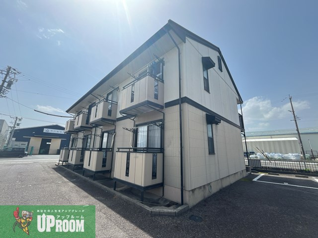 小牧市大字西之島のアパートの外観