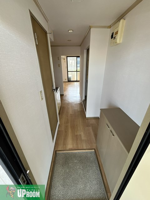 小牧市大字西之島のアパートの玄関