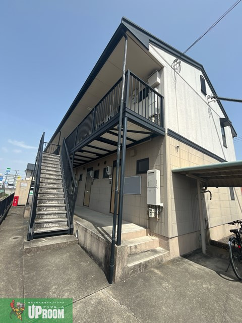 小牧市大字西之島のアパートの外観