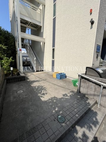 レオネクストサンモールⅢのエントランス