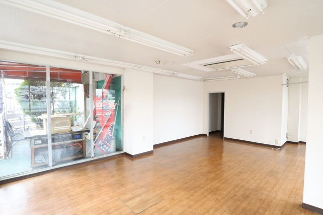 スペランザ泉ビルの内装