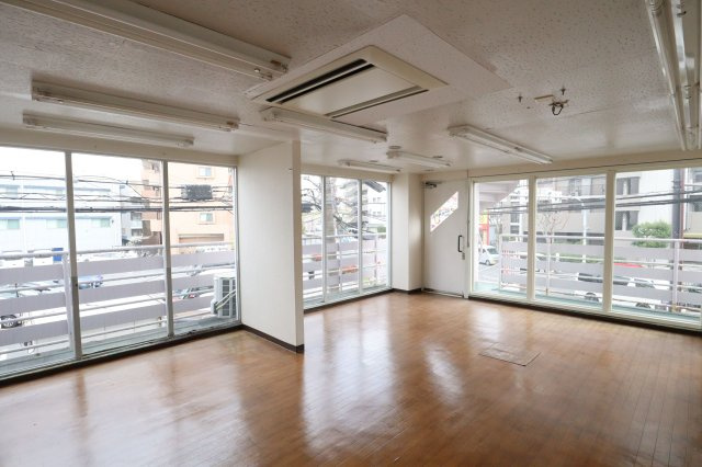 スペランザ泉ビルの内装