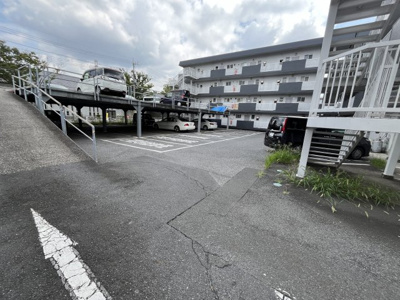 【駐車場】 | イケダ第一コーポ | 駐車場があるので、車を買う予定の方も安心です