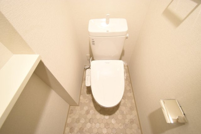 【トイレ】 | スプランディッド新大阪Ⅴ | 落ち着いた色調のトイレです