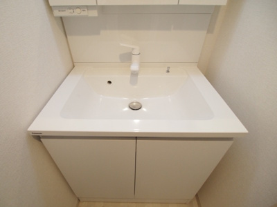 【洗面所】 | スプランディッド新大阪Ⅴ | 朝の身支度には欠かせない独立洗面化粧台