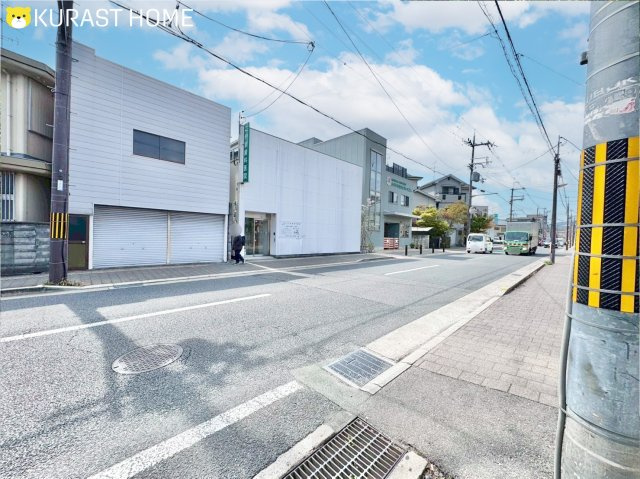 向日市寺戸町西田中瀬　中古戸建の前面道路含む現地写真