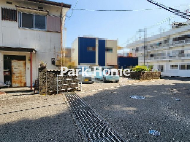 高知市薊野北町　売土地の前面道路含む現地写真