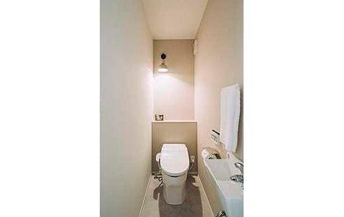 安芸郡府中町八幡１丁目のトイレ|無垢や漆喰を使った自然素材の明るい住まい！