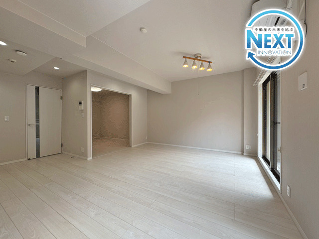 コープ野村ヒルズ川内　マンションの居間・リビング|広々としたリビング♪陽当たりが良く爽やかな風が通り抜ける住空間は、ずっと居たくなるような心地よさ◎