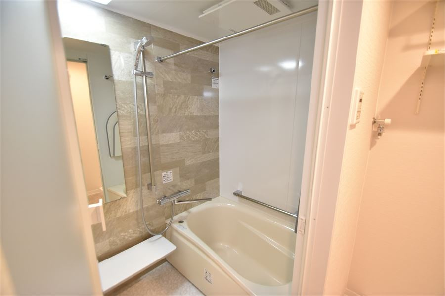 ダイアパレス皆賀　の浴室