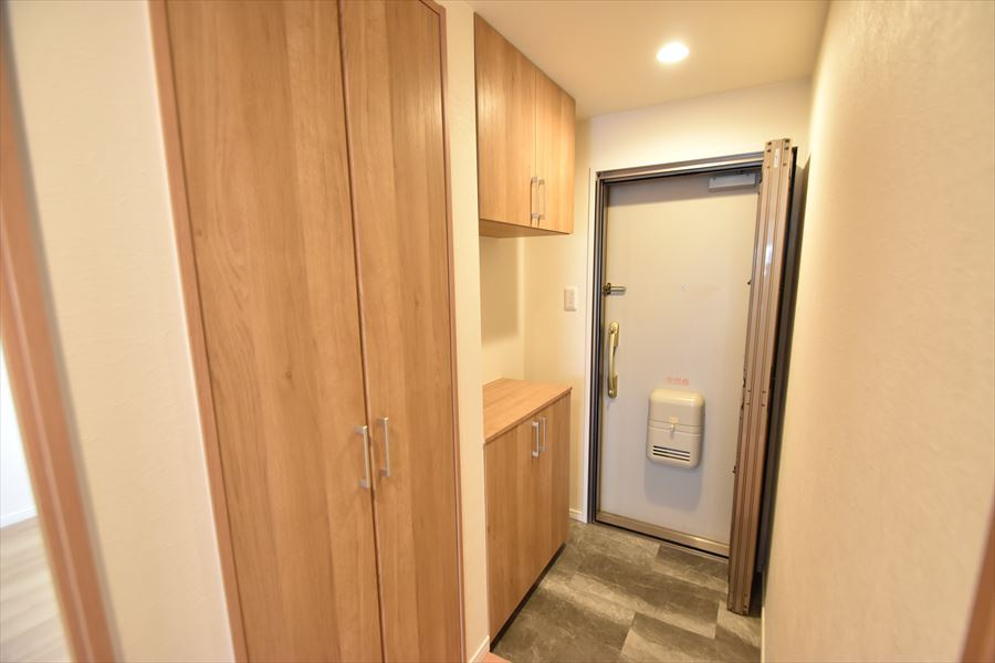 ダイアパレス皆賀　の玄関