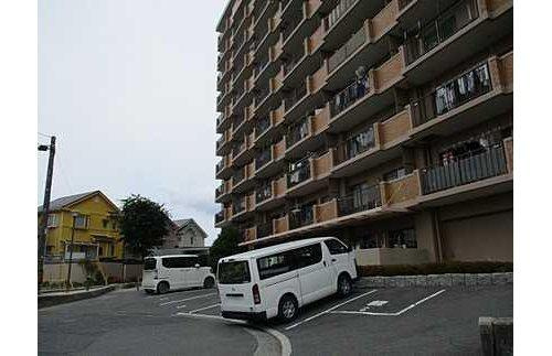 ダイアパレス皆賀　の外観|小学校近くで子育てに嬉しい立地♪
ゆめタウン五日市すぐ近く！