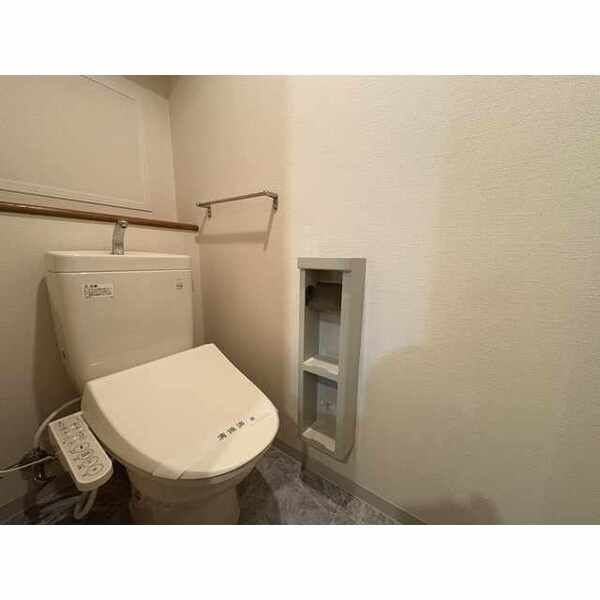 CASSIA江坂のトイレ