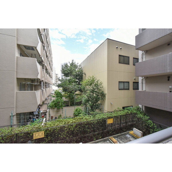 CASSIA江坂の展望