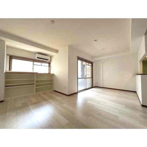 CASSIA江坂の居間・リビング