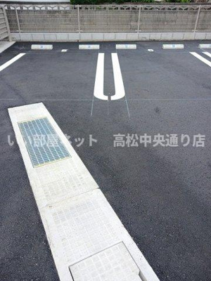 【駐車場】 | メゾン　サンフラワー　Ａ