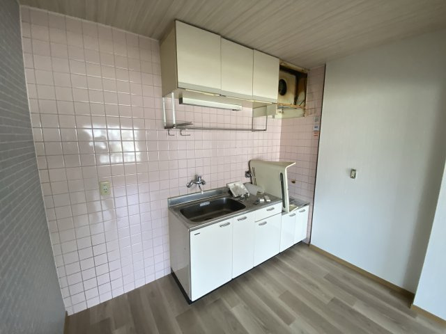 八丈グランドハイツ北棟のキッチン