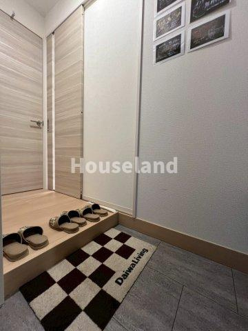 D-Luce 秋月（ﾃﾞｨｰﾙｰﾁｪ ｱｷﾂﾞｷ）の玄関