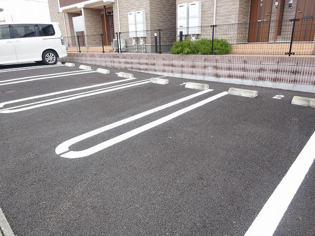 トレジャーの駐車場