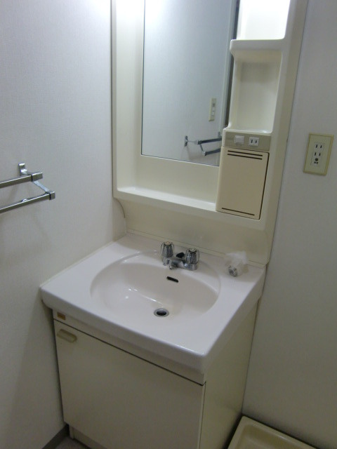 カンタル御影（旧レジデンス御影）の洗面所