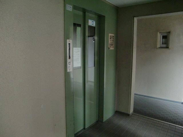 カンタル御影（旧レジデンス御影）のエントランス