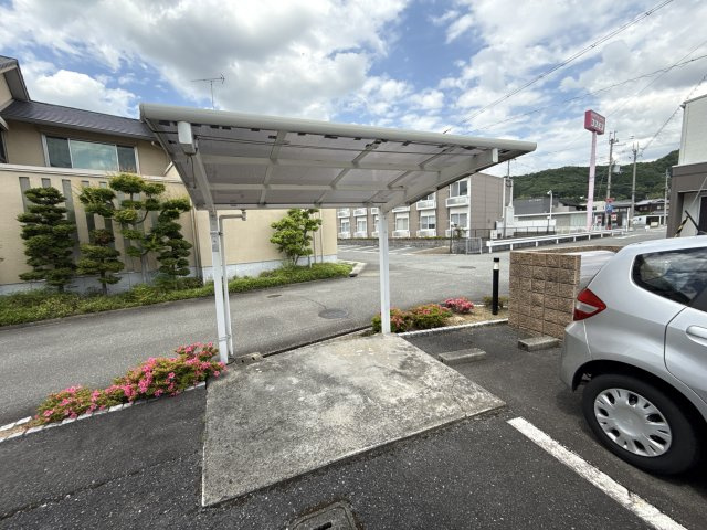 マザーグースAの駐車場