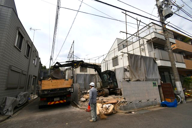 江古田4丁目・新築戸建の外観|解体中、これから建築をするフレッシュな情報です。