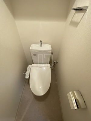 【トイレ】 | プレサンス堺筋本町ディスティニー | プレサンス堺筋本町ディスティニー　温水洗浄便座