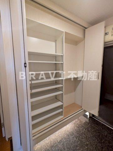 大手前ストークマンション BRAVI不動産の玄関|【大手前ストークマンション】