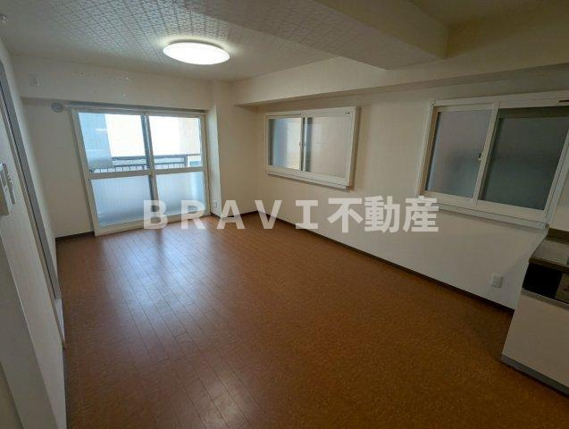 大手前ストークマンション BRAVI不動産の居間・リビング|【大手前ストークマンション】