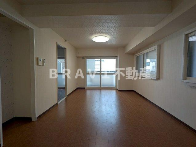 大手前ストークマンション BRAVI不動産の居間・リビング|【大手前ストークマンション】