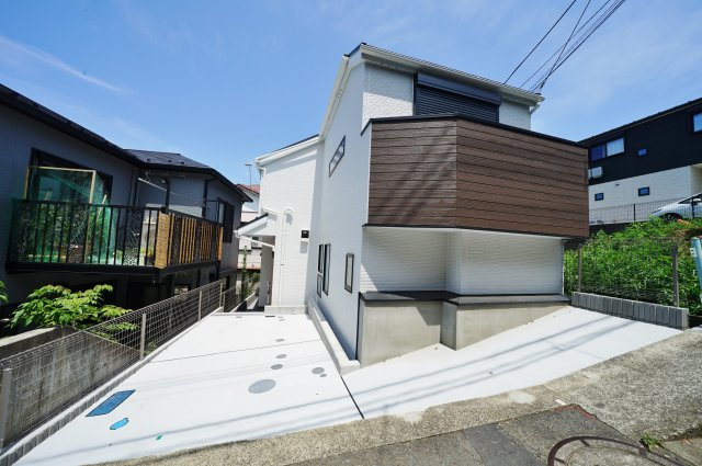 【横浜市保土ケ谷区桜ケ丘1丁目30-26-2新築戸建て】★仲介手数料無料★（桜台小学校・岩崎中学校）の外観
