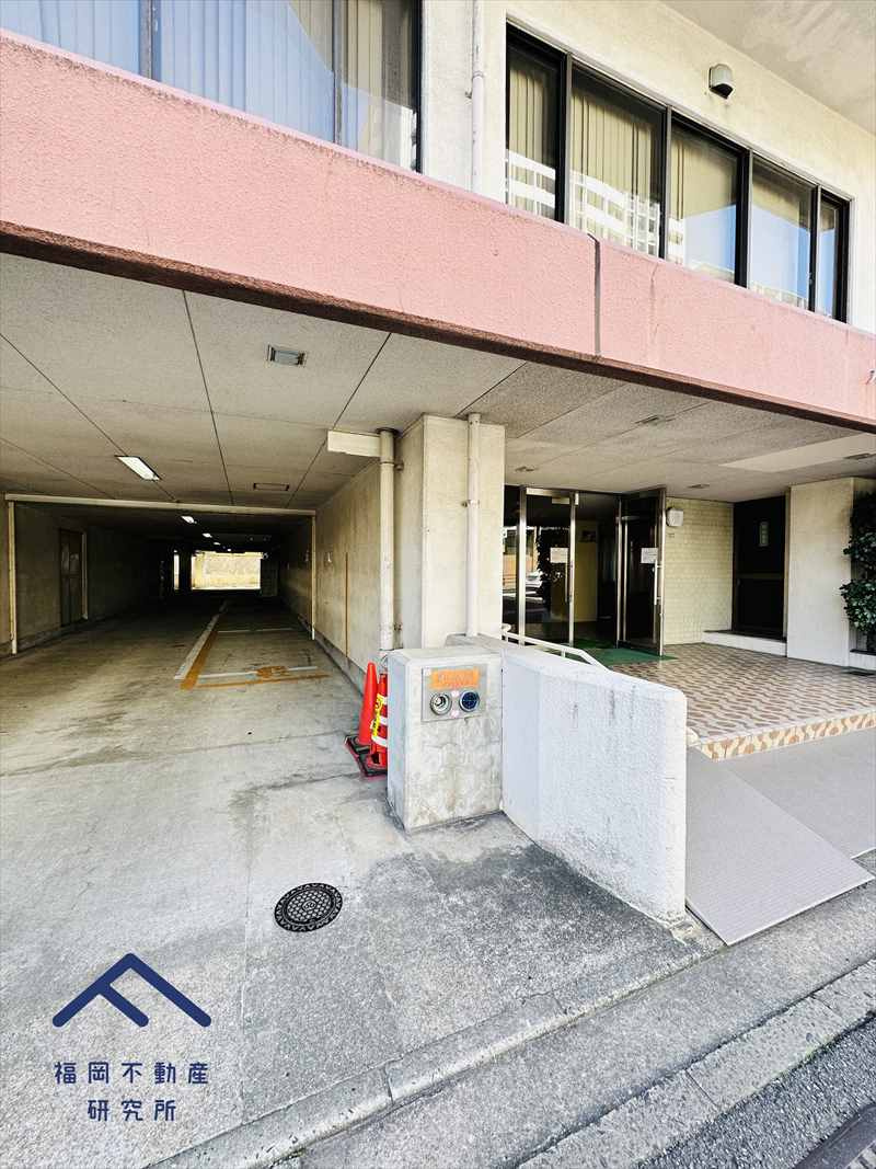 ハイムニュー桜坂の駐車場