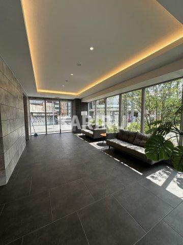 ArtizA京橋WESTのロビー