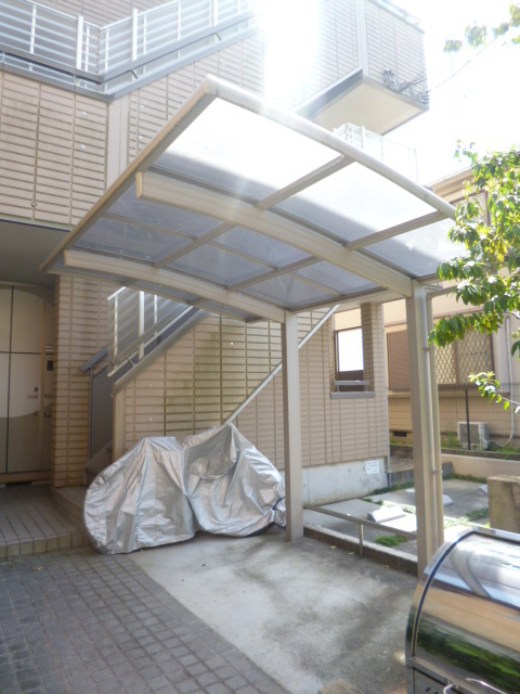プラムヒルズ久が原のその他共用部分|屋根付き駐輪場