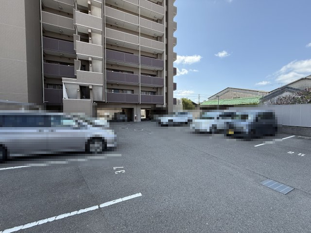アルファステイツ土佐町の駐車場