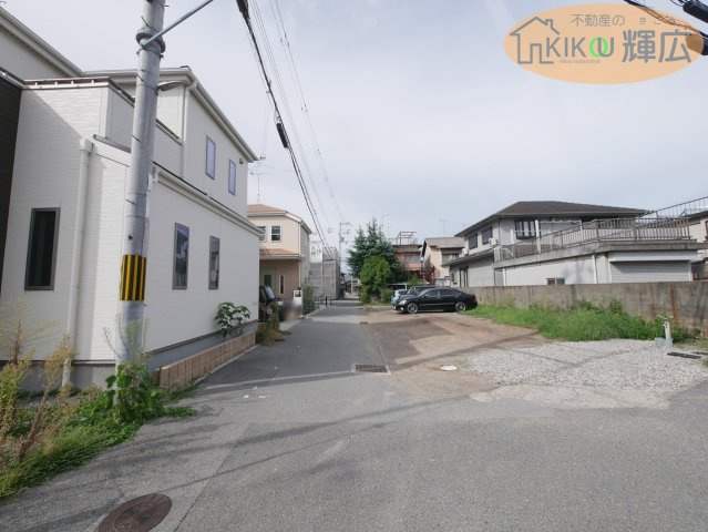 高砂市梅井2丁目　中古戸建の前面道路含む現地写真