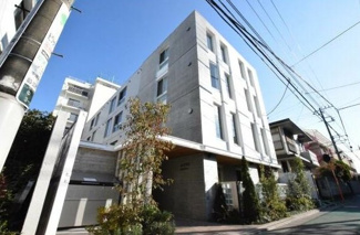 【外観】 | 鉄筋コンクリート造のがっちりとした建物。