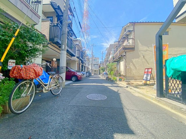 日向町Ⅱ　建築条件付き土地の前面道路含む現地写真